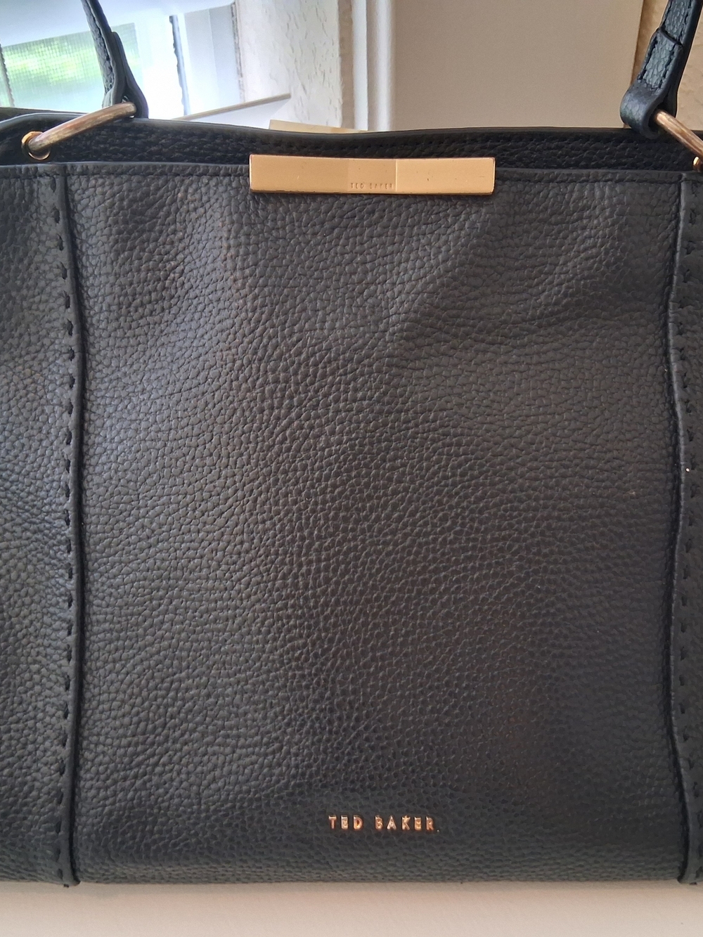 Ted Baker Black Leather Tote Bag - Sleek Everyday Carry